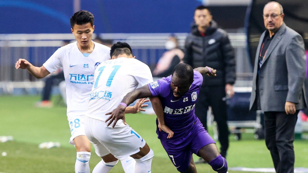  比勒菲尔德顽强斗志，德甲升班马诠释拼搏精神